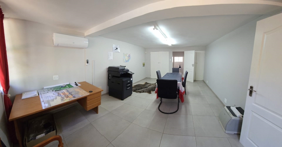 6 Bedroom Property for Sale in Schoemansville North West